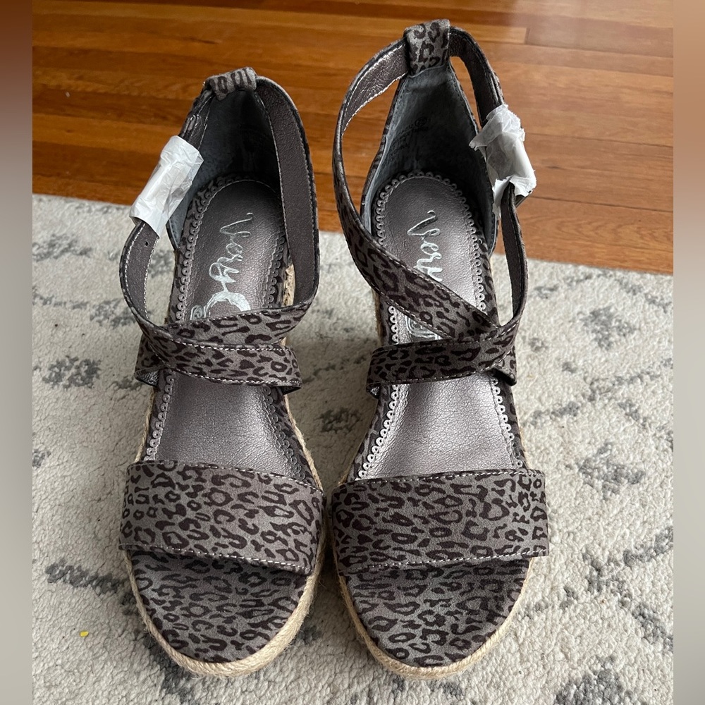 Very G Wedges